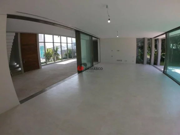 Imagem Sobrado à venda 5 Quartos, 5 Suites, 6 Vagas, 950M², Cerâmica, São Caetano do Sul - SP