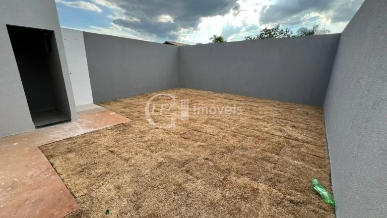 Imagem Imperdível oportunidade de casa à venda em Campo Grande-MS, Jardim Tijuca! 3 quartos, 1 suíte, 2 salas, 1 banheiro, 2 vagas de garagem, 93,72m².