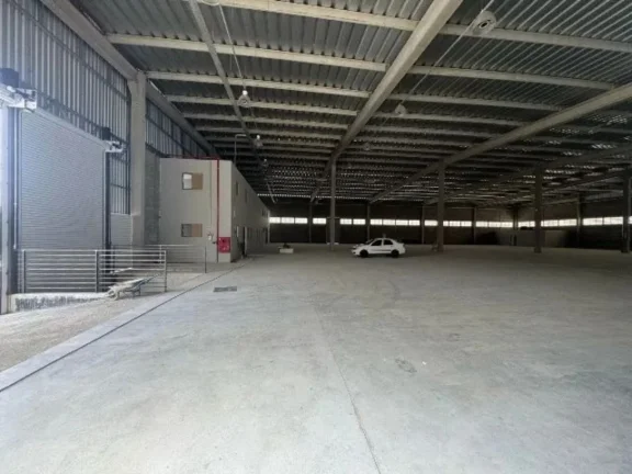 Imagem Galpão Industrial de Alto Padrão para Locação em Sorocaba-SP, Bairro Iporanga: 5 Salas, 5 Banheiros, 5 Vagas de Garagem, 3.000m².