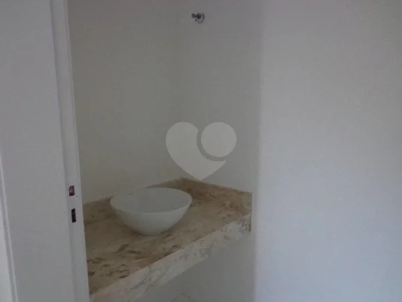 Imagem Casa à venda com 3 quartos, sendo 1 suíte, no condomínio Professor Teot?nio Monteiro de Barros Filho, São Paulo - SP