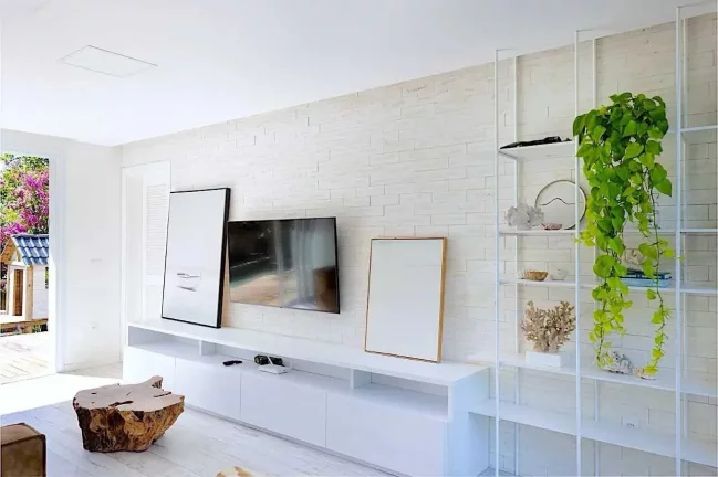 Imagem Casa com 3 dormitórios sendo 2 suítes com jardim e piscina Praia de Taquaras, Balneário Camboriú SC