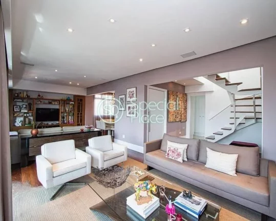 Imagem 317 metros 4 dormitórios 4 suítes 5 banheiros 4 vagas Cobertura Duplex toda reformada, pronta para...