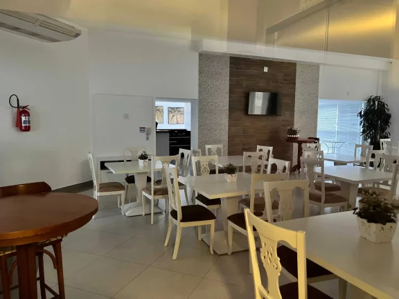 Imagem Apartamento com 3 suítes e 3 vagas de garagem na Meia Praia em Itapema