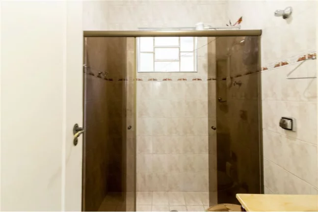 Imagem Sobrado com 5 casas e 1 galpão - Oportunidade de investimento ou moradia