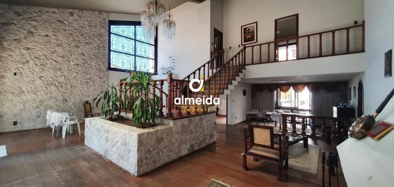 Imagem Casa 4 dormitórios à venda Centro Santa Maria/RS