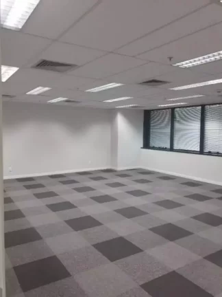 Imagem Laje Comercial de Alto Padrão em Pinheiros, São Paulo-SP: 5 Salas, 13 Banheiros, 21 Vagas de Garagem - 775m²