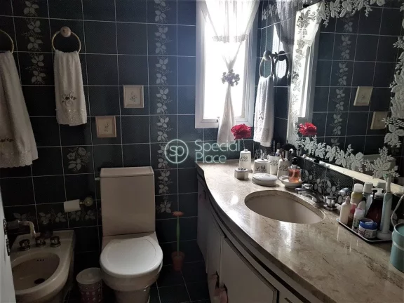 Imagem Ótimo apartamento com 199m² em Moema. Andar alto, living amplo com varanda, salas de estar, home e...