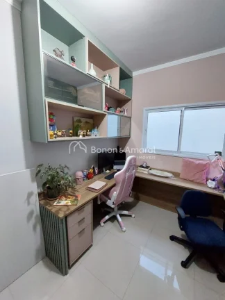 Imagem Encante-se com este belo sobrado de 220 mtrs, construído sobre um terreno plano de 300 mtrs, em um ...