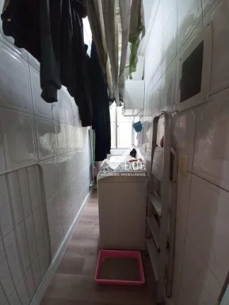 Imagem Apartamento com 2 dormitórios de frente, no 1 andar com varanda e vaga suficiente e livre, à venda, 70 m² por R$ 340.000 - Boqueirão - Santos/SP