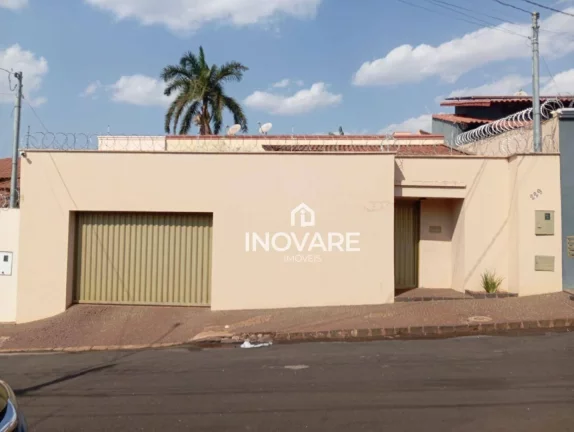 Imagem Casa com 3 dormitórios à venda, 240 m² por R$ 750.000,00 - Residencial Jardim Primavera - Itumbiara/GO