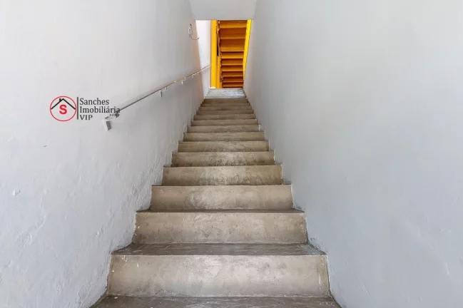 Imagem GALPÃO PARA ALUGAR NA MOOCA, 300 METROS, FORÇA TRIFÁSICA. COM RECEPÇÃO, COPA E BANHEIRO.