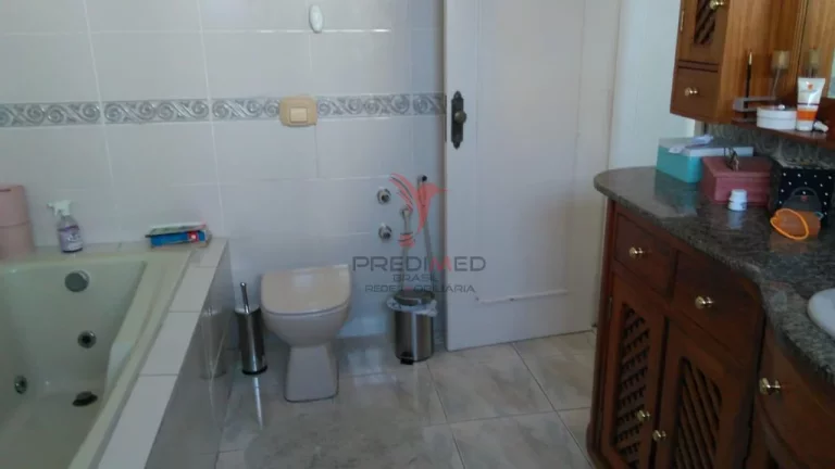 Imagem CASA NO CENTRO PRÓPRIO PARA CLINICA OU MORADIA, Sobrado com estacionamento próprio