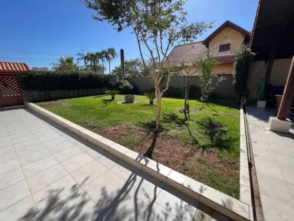Imagem Casa térrea à venda de alto padrão, 100 metros da praia, em Peruíbe