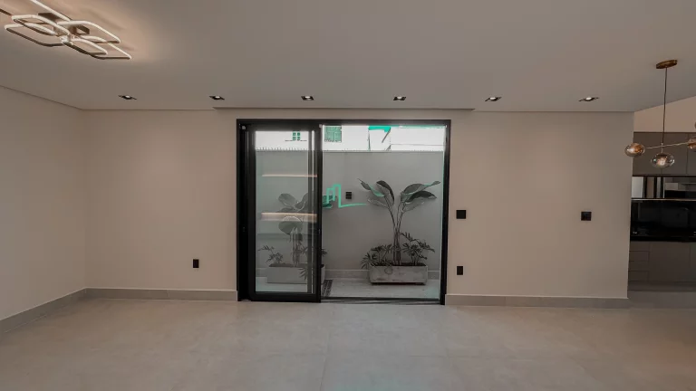Imagem LINDA RESIDÊNCIA DISPONIVEL Á VENDA NO JARDIM CONSOLAÇÃO COM ESCRITÓRIO COM ENTRADA SEPARADA