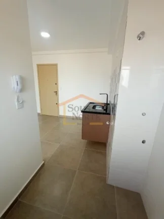Imagem Apartamento com 40m² com 2 dormitórios, 1 banheiro, sala para dois ambientes, varanda, cozinha com...