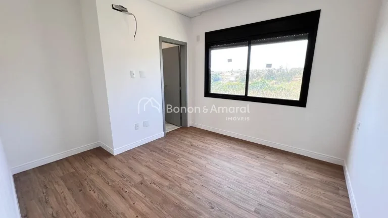 Imagem Moderna e confortável casa à venda no Residencial Mont'Alcino, recém construída. O imóvel possu...