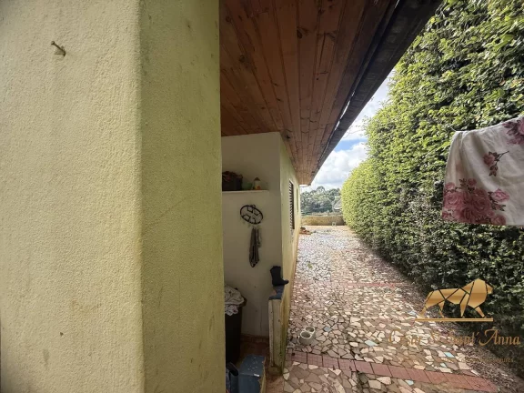 Imagem Casa com Edícula à Venda em Bairro Popular