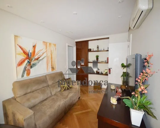 Imagem Apartamento estilo casa suspensa com muito charme e bom gostos, estilo Neo classico, novo de pouco u...