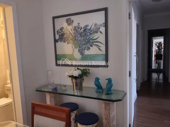 Imagem Apartamento encantador com 3 dormitórios, todos com armários planejados. A suíte principal inclui...