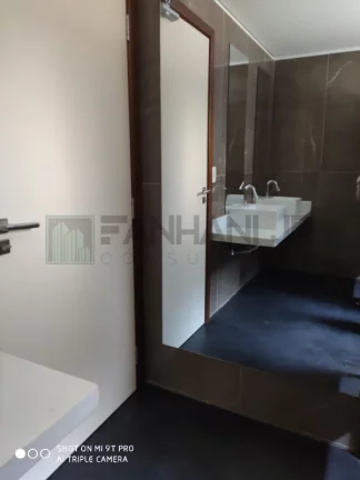 Imagem Descubra o seu novo endereço comercial dos sonhos no coração do Jardim Europa! Esta incrível casa comercial oferece uma ampla área externa perfeita pa