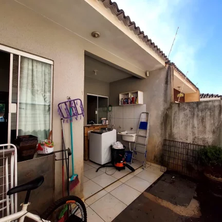 Imagem Casa Geminada para Venda em Sarandi, Parque Residencial Bom Pastor, 3 dormitórios, 1 banheiro, 2 vagas