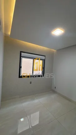 Imagem CA1848

Casa de alto padrão com 3 suíte na Vila Alzira 

A casa possui:

- 3 suítes plenas, sendo...