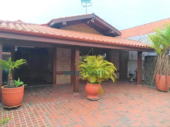 Imagem LINDA CASA BEM PERTINHO DO MAR!