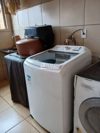 Imagem Vende-se casa no bairro Vila Marilene, com 3 quartos (2 suíte), ar-condicionado, localizada na avenida principal – Igarapava/SP