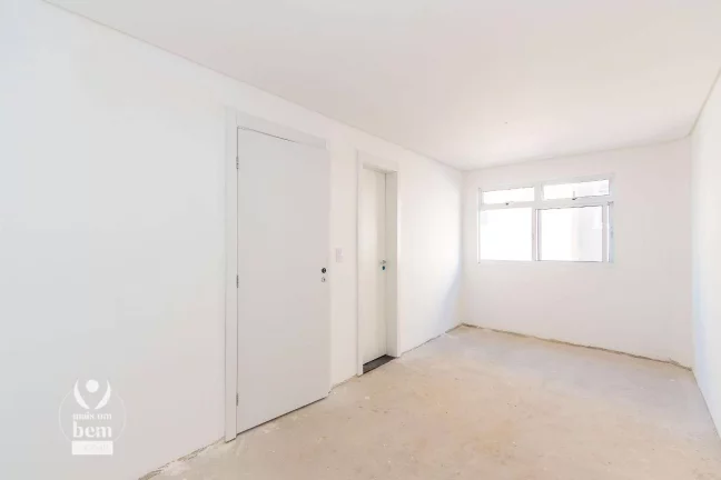 Imagem Sobrado em Condomínio Fechado à venda no Xaxim, com 3 quartos, suíte, terraço com churrasqueira e 1 vaga