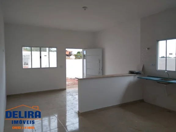 Imagem Linda Casa à Venda - Seu Novo Lar com Vista para a Natureza!