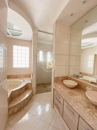 Imagem Sobrado - Jacareí - Bairro Villa Branca - 4 dormitórios (4 suítes) 239 m²