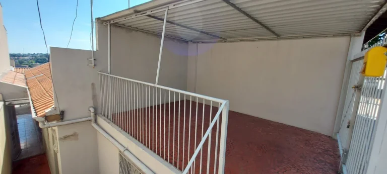 Imagem Casa à venda excelente oportunidade de negócio - Área útil 138 m2 com 2 dormitórios - 1 vaga - Vila