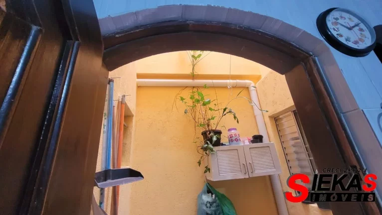 Imagem Imperdível oportunidade de adquirir casa com 4 quartos e 2 vagas em Jardim São Carlos, São Paulo!