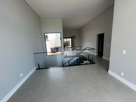 Imagem Casa recém-construída, localizada próximo ao Anel Magalhães Teixeira, na divisa com Campinas, co...