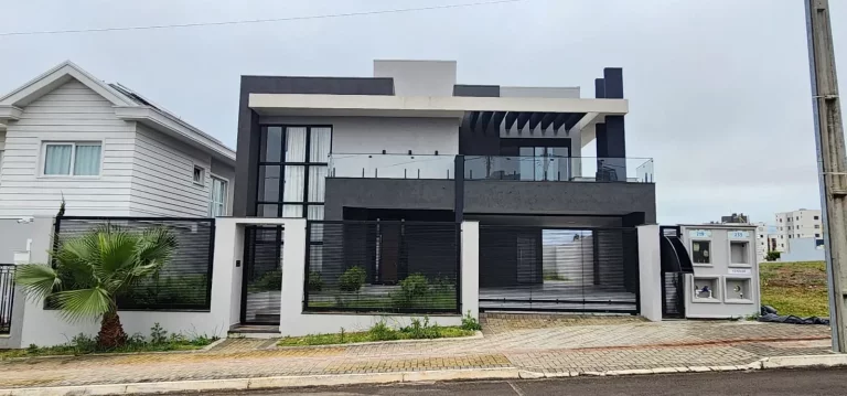 Imagem CASA com 4 dormitórios à venda com 452.84m² por R$ 1.950.000,00 - GUARAPUAVA / PR