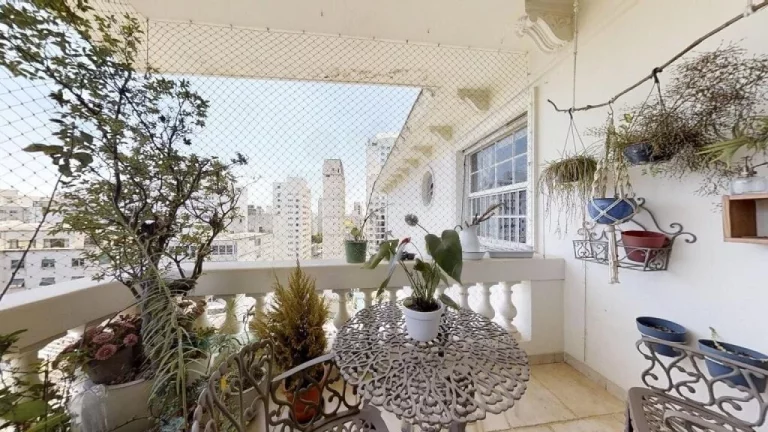 Imagem Apartamento no último andar de prédio em Higienópolis com 260m²!