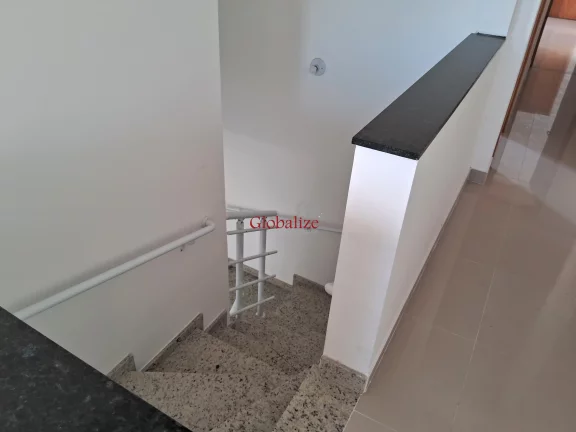 Imagem Belíssima casa alta Duplex em Santos na Ponta da Praia com duas garagens, 3 suítes e churrasqueira a venda por R$ 990.000,00