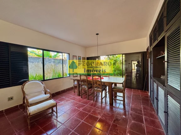 Imagem Casa mobiliada a 500 metros da praia em Barequeçaba, São Sebastião/SP - 3 quartos, 1 suíte, 3 salas, 4 banheiros, 4 vagas