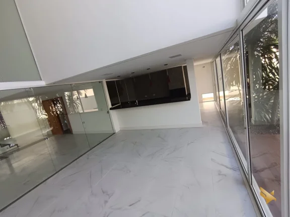 Imagem Sobrado com garagem subterranea e suite com dois closets e banheira