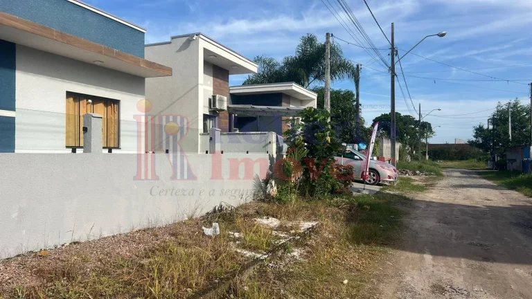 Imagem Casa Geminada com Suíte à Venda em Itapoá/SC