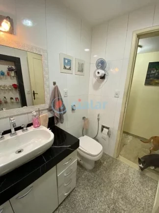 Imagem Apartamento com 2 dormitórios à venda, 104 m por R$ 950.000,00 - Copacabana - Rio de Janeiro/RJ Imagem Apartamento com 2 dormitórios à venda, 104 m por R$ 950.000,00 - Copacabana - Rio de Janeiro/RJ