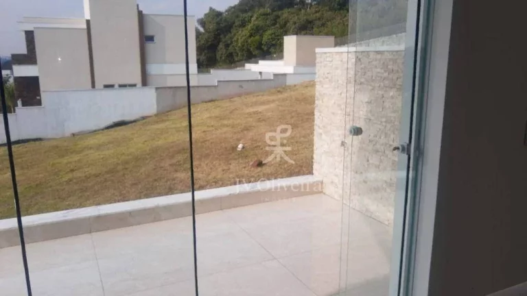 Imagem Casa em condomínio à venda, 300 m², 3 suítes, 4 banheiros, 4 vagas - Jardim Caiapia - Cotia/SP
