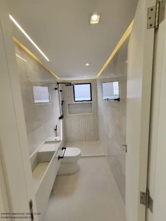 Imagem Casa de alto padrão em condomínio à venda em Camaçari-BA, 4 quartos, 4 suítes, 3 salas, 1 banheiro, 4 vagas, 267m².