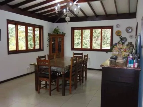 Imagem Maravilhosa casa em condomínio fechado. Nova Friburgo RJ.