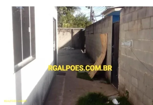 Imagem Galpão para Locação em DUQUE DE CAXIAS, Capivari, 2 banheiros