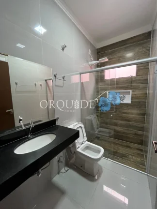 Imagem Casa à venda no bairro Eldorado em Rio Verde-GO: 3 quartos, 1 suíte, 1 sala, 2 banheiros, 4 vagas de garagem, 200m² de área