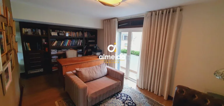 Imagem Apartamento 4 dormitórios à venda Centro Santa Maria/RS