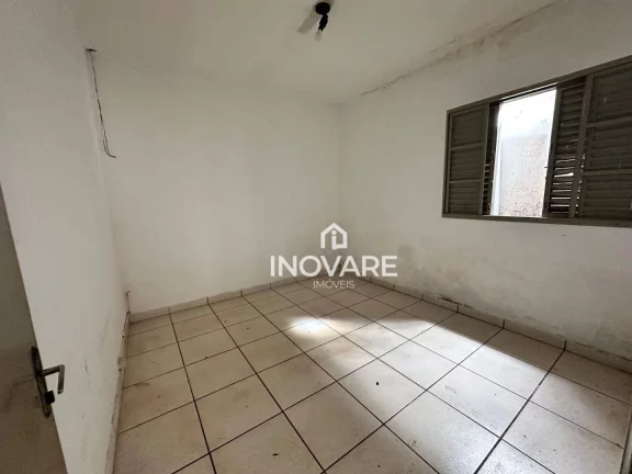 Imagem Casa com 3 dormitórios para alugar, 245 m² por R$ 2.000,00/mês - Setor Central - Itumbiara/GO