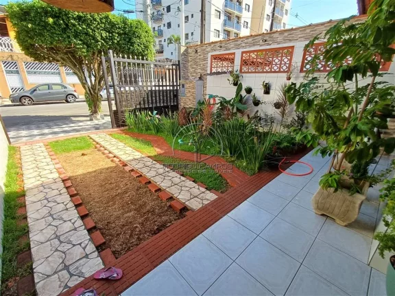 Imagem Espaçosa Casa Geminada 2 Quartos sendo 1 suíte e com edícula assobradada em Tupi, Praia Grande - R$650 mil