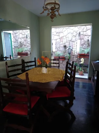 Imagem Casa com Edicula Sobradada Vista Verde